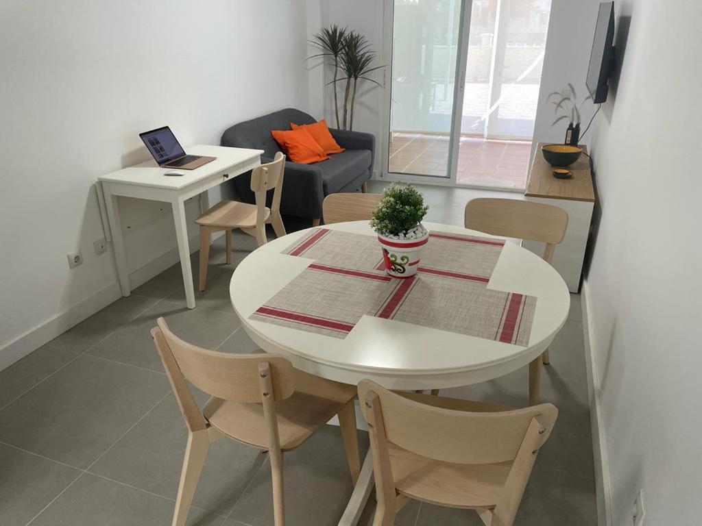 Encantador Piso Con Terraza Y Piscina Apartman Benalmádena Kültér fotó