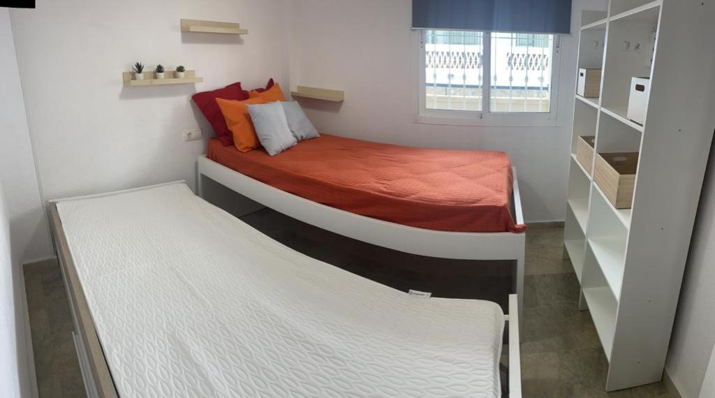 Encantador Piso Con Terraza Y Piscina Apartman Benalmádena Kültér fotó
