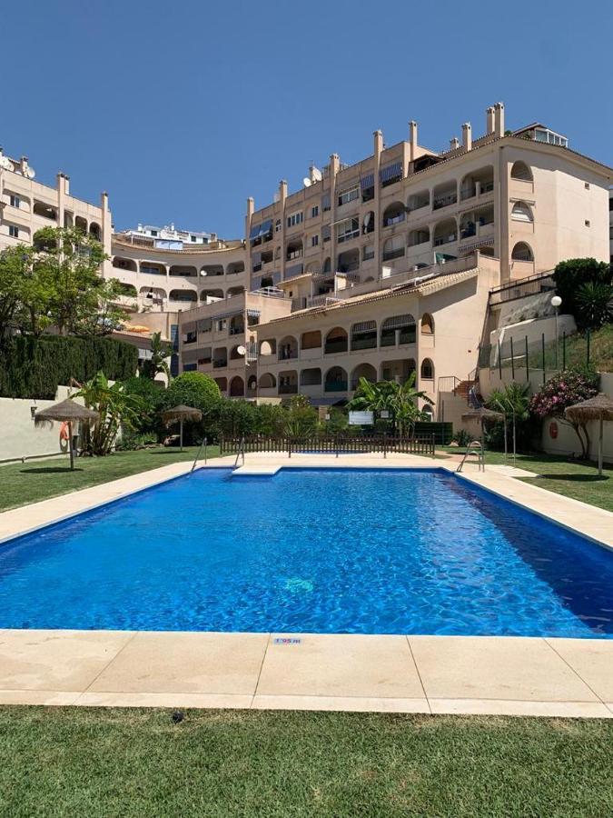 Encantador Piso Con Terraza Y Piscina Apartman Benalmádena Kültér fotó