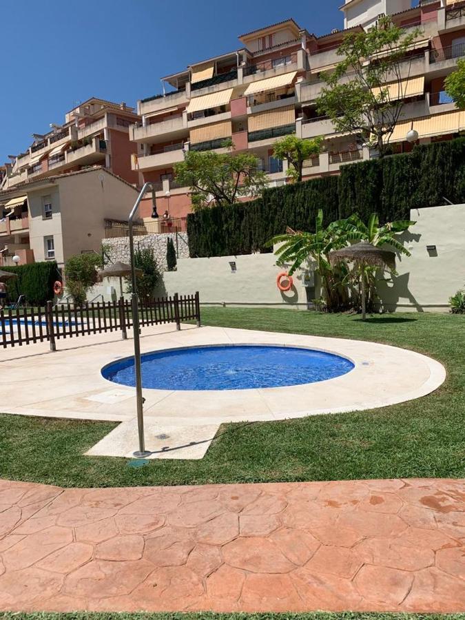 Encantador Piso Con Terraza Y Piscina Apartman Benalmádena Kültér fotó