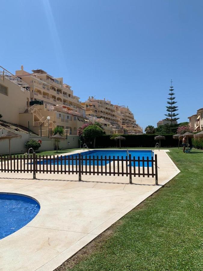Encantador Piso Con Terraza Y Piscina Apartman Benalmádena Kültér fotó