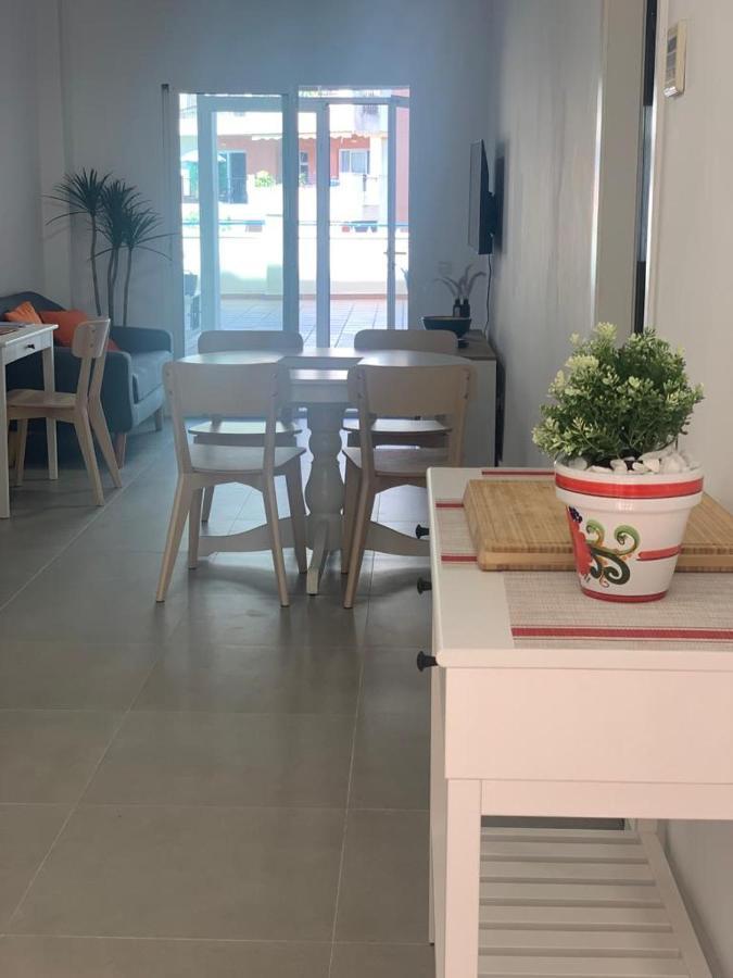Encantador Piso Con Terraza Y Piscina Apartman Benalmádena Kültér fotó