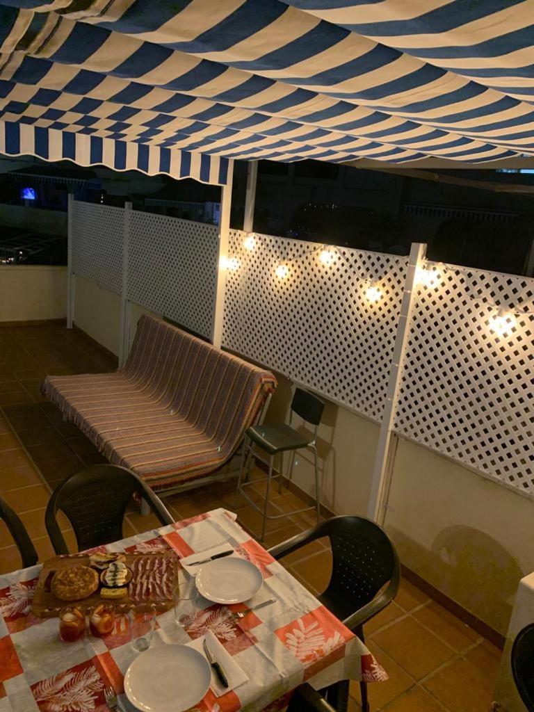 Encantador Piso Con Terraza Y Piscina Apartman Benalmádena Kültér fotó